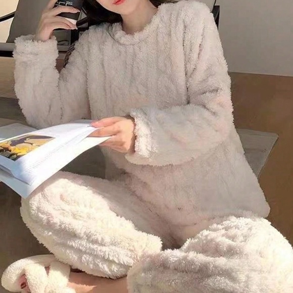 Cozy Teddy Long Sleeve Top Pants Pajamas Set - Picture 6 of 10